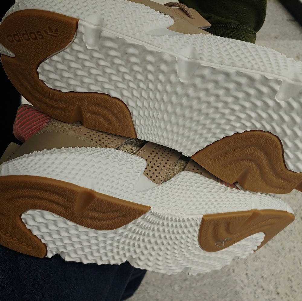 Adidas - Picture 3 of 5